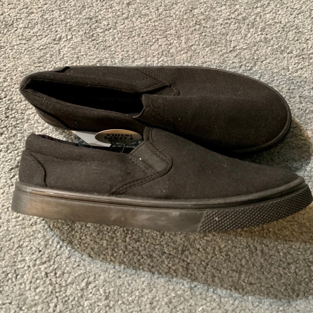 NWT black shoes